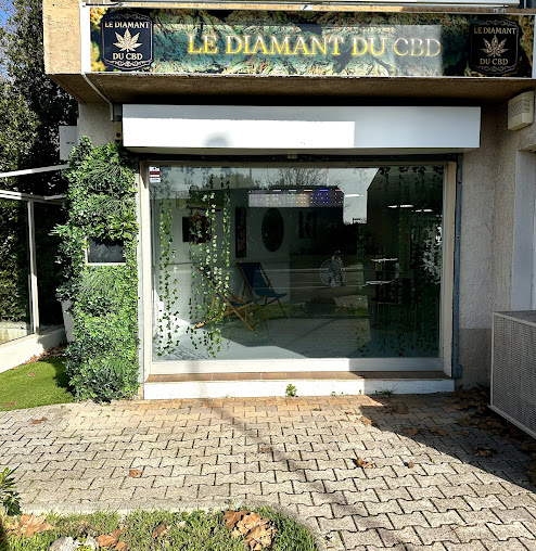 Façade d'un magasin CBD avec vitrine